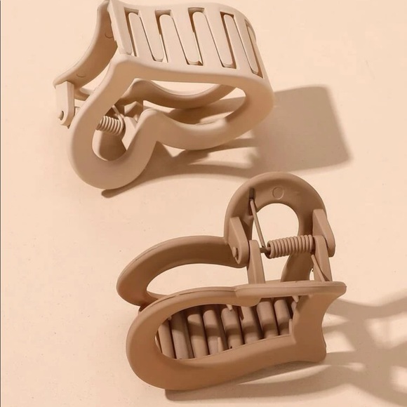 Heart Hair Claw 2pcs - Picture 2 of 3